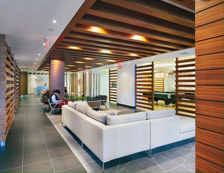 Stunning Condo Wit Amazing View 5Mins From Cntower Toronto Exterior photo