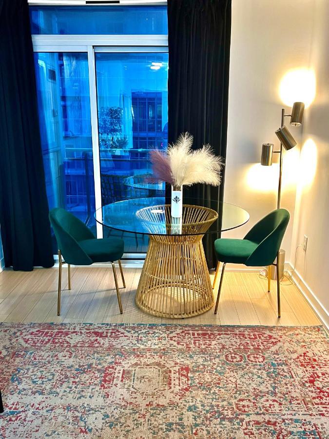 Stunning Condo Wit Amazing View 5Mins From Cntower Toronto Exterior photo