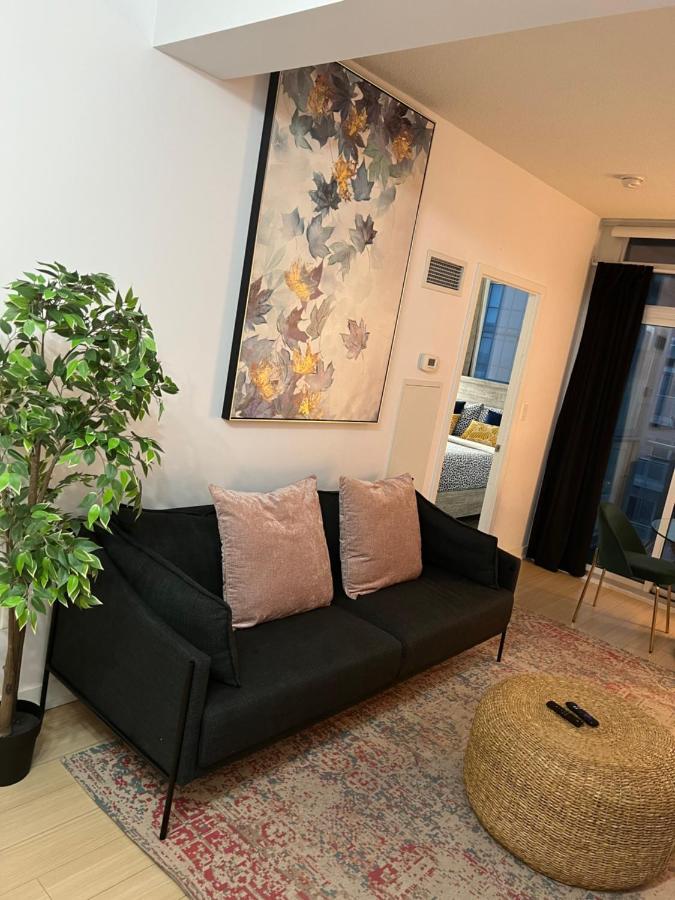 Stunning Condo Wit Amazing View 5Mins From Cntower Toronto Exterior photo